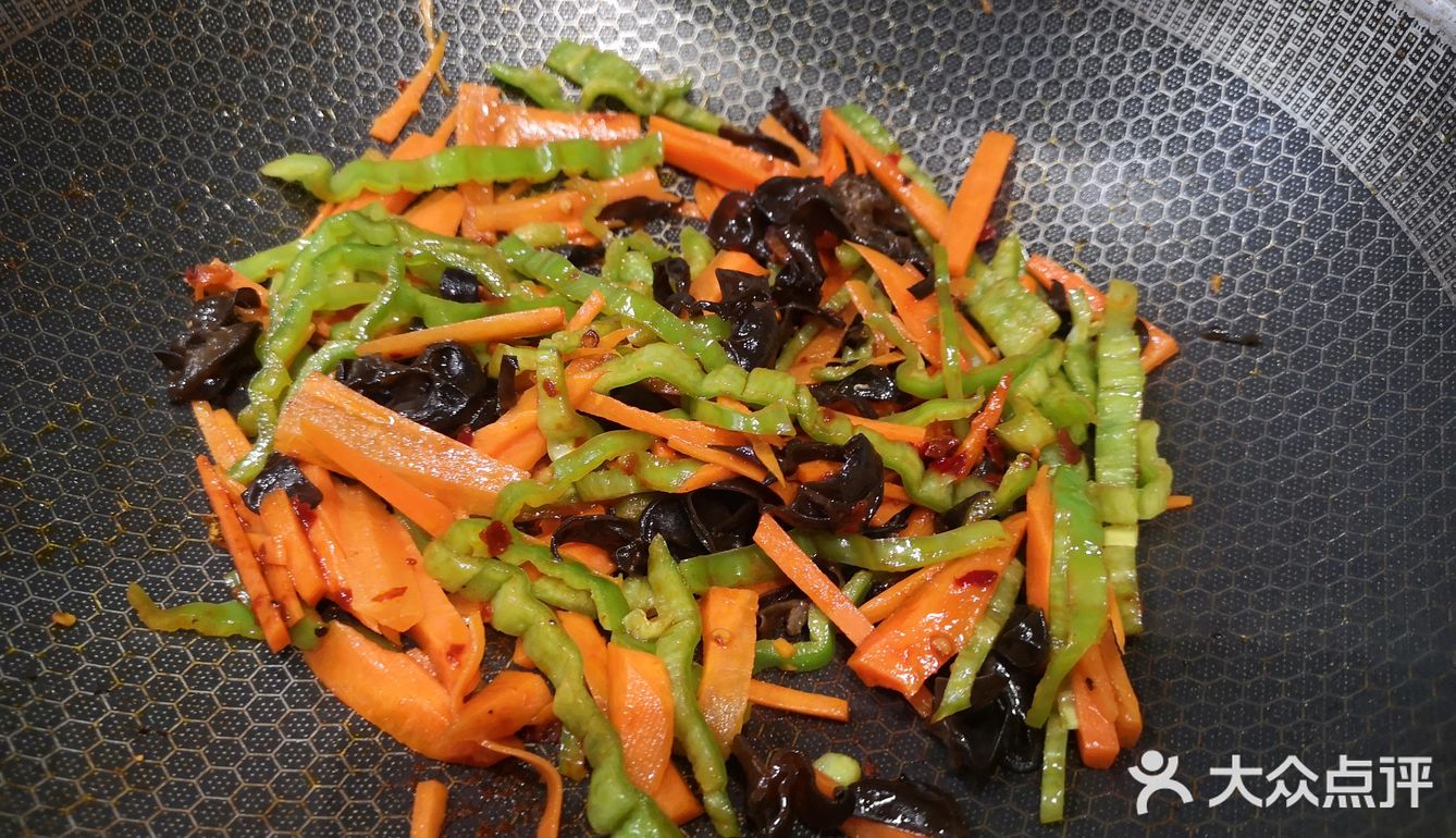 鱼香肉丝—加茭白或者笋会更好吃哦