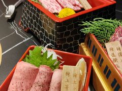 -山川小町·极番烧肉(新地假日广场店)