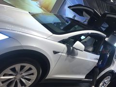 -TESLA 特斯拉(上海太古汇体验店)