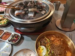 -围炉肉舍•炭烤活鳗•丹东海鲜烤肉(步行街店)