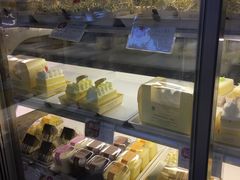 面包甜点陈列柜-凯司令西点房(虹桥路站店)