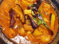 鲮鱼鸡粒茄子煲-高第街56号港式餐厅·精选(世茂广场宽厚里大明湖店)