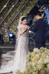 -不晚国际婚纱礼服