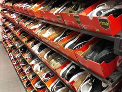-NIKE佛山胜利换季优惠店