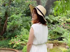 -Chom Cafe and Restaurant