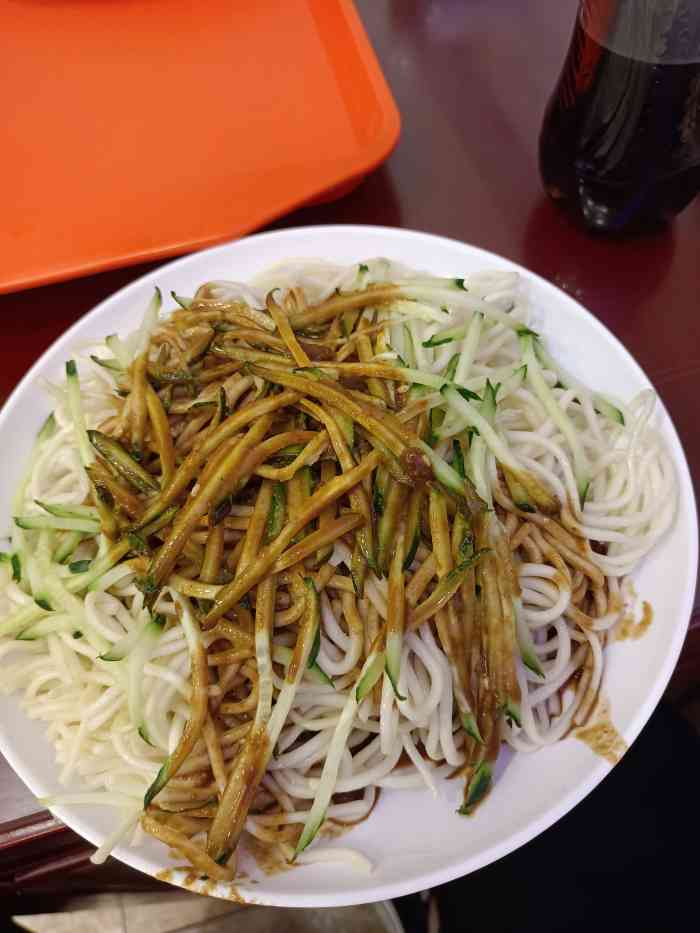 新川面馆(新街口起源店)-"老字号的一家凉面了.很好吃,不贵,好多人.