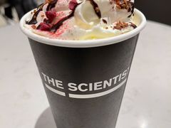 圣诞莓莓摩卡-科学家咖啡(恒隆广场店)