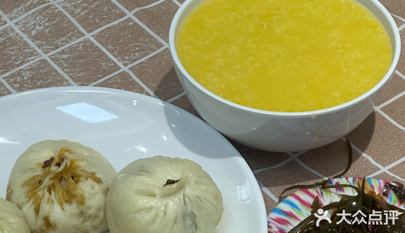 乌鲁木齐最好吃的老面包子藏在这个国营酒店里