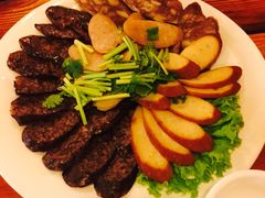 -闯关东东北农家菜(崂山石老人店)