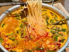 -顶上头•螺蛳粉火锅(德思勤复地星光店)