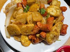 特色乱炒-枣玛露炭火烤肉脊骨锅