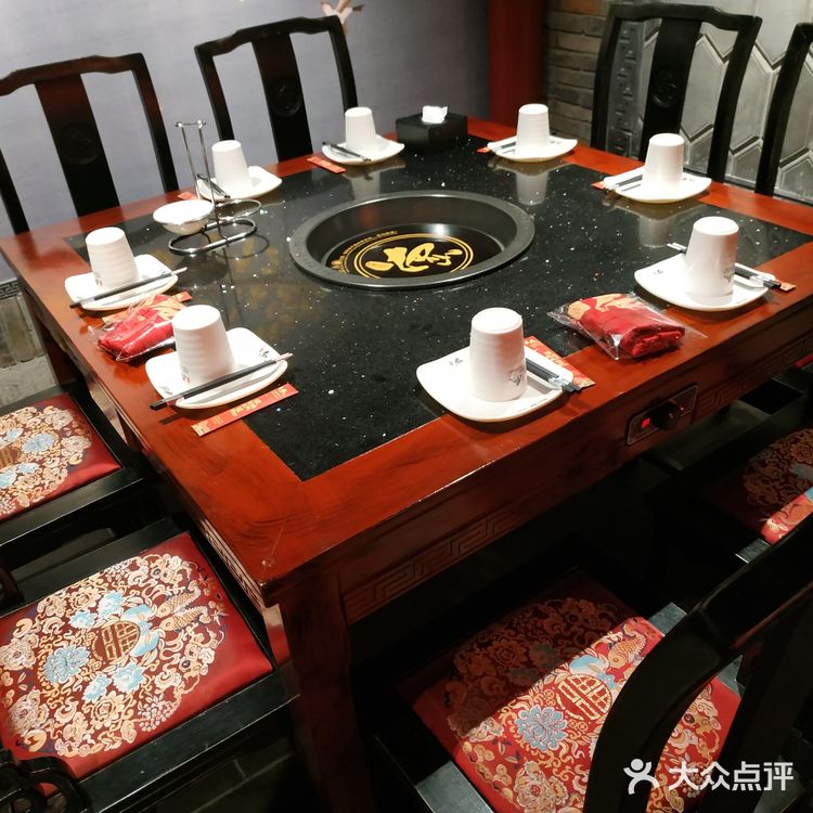 瞬间被治愈！科尔沁精品肥牛、南山招牌特色千层肚，每次都吃到光盘