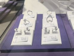 -周生生Chow Sang Sang(又一城店)