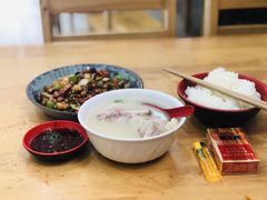 -雷祖芳老妈蹄花店