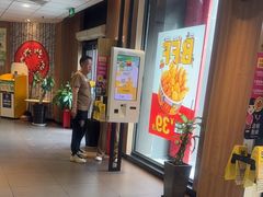 -麦当劳(莘松路芭比伦DT店)