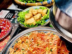 -尚尚仙·酸汤猪手·猪肚鸡火锅(华联万柳购物中心店)