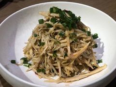 香葱拌笋衣-小大董·烤鸭(凤凰汇店)