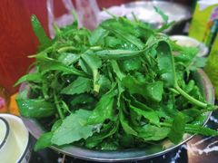 青菜-黄利砖万峰林布依特色酸笋牛肉馆