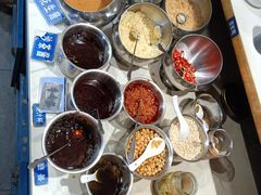 -两三事小郡肝串串香火锅(桂庙店)