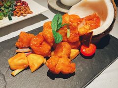 椰果酸甜咕唠虾-闻见中国海南菜(K11店)