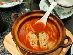 -何妹湿辣牛肉·粤式烧烤砂煲(桂雅路店)