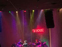 -TZ House音乐现场(来福士中心店)