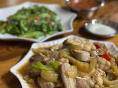-黄记四更烤乳猪店