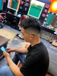 -鸿運 BARBER SHOP男士理发馆