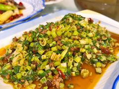 芹菜-百年粉蒸牛肉