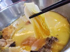 -鲜入围煮花胶鸡海鲜火锅