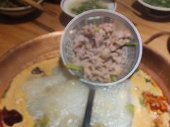 -洱火云南酸菜牛肉火锅(石景山当代商城店)