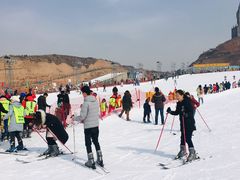 -采薇庄园四季滑雪场