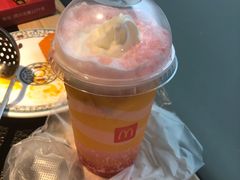 草莓麦炫酷-麦当劳(田林好又多店)