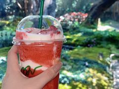 -Chom Cafe and Restaurant