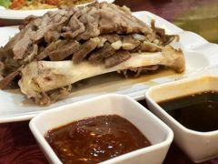 手扒肉-大召麦香村(新生街店)