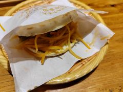 -陇上秦轩西安biangbiang面(EFC欧美金融商业城店)