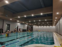 -蓝海豚游泳俱乐部(南京西路店)