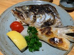 盐烤帝王鲑鱼头-镹·鱼料理  国产鱼使用店