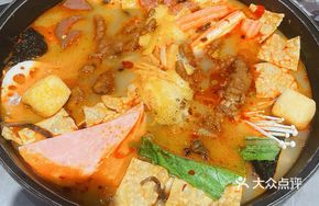 Spicy Snail Noodle Chicken Claw Pot
