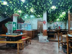 大堂-三里屯土灶炖公鸡地锅鸡(江东店)