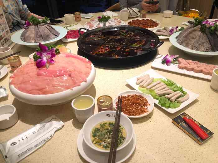 千里宴火锅(颐和小镇店)-"位置:万科悦府对面,有停车场,停车比较方.