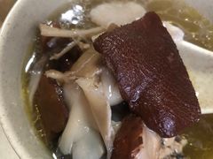-东巴谷野生菌火锅餐厅