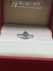 -威德钻石-克拉钻大本营(南京东路店)