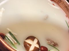 -三人行骨头王火锅(长寿店)