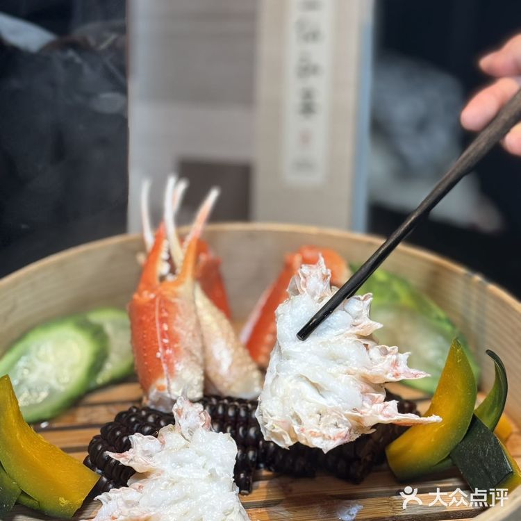 外滩畔,艺术与美食交织的午间绮梦