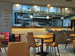 -POKEE VIA&Brunch·维娅(重庆来福士店)