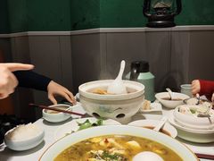 -江城小馆陕南妈妈菜·全球旅行餐厅(钟楼店)
