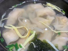 蟹粉小馄饨-馋三尺蟹粉小笼(人民广场店)