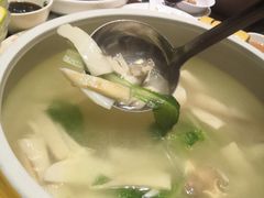 -蔼若春.传承三十年云南菜(金碧公园店)