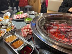 -围炉肉舍•炭烤活鳗•丹东海鲜烤肉(步行街店)